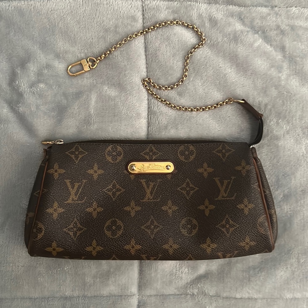 Louis Vuitton Monogram Eva Clutch w/ strap